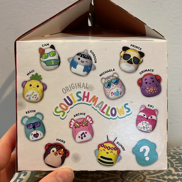 Squishmallow Happy Meal box and toy (Cam the Cat) - Picture 4 of 8